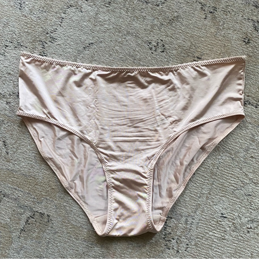 Hanro Powder Pink Satin Deluxe Hipster